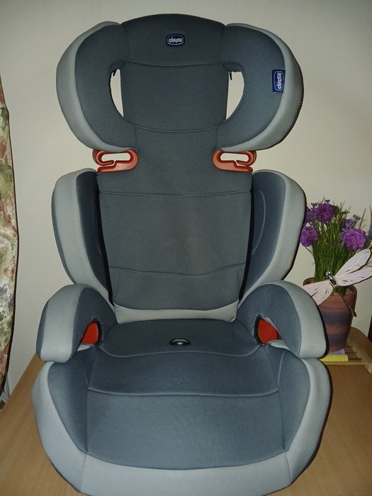 Автокрісло Chicco 15-36 кг