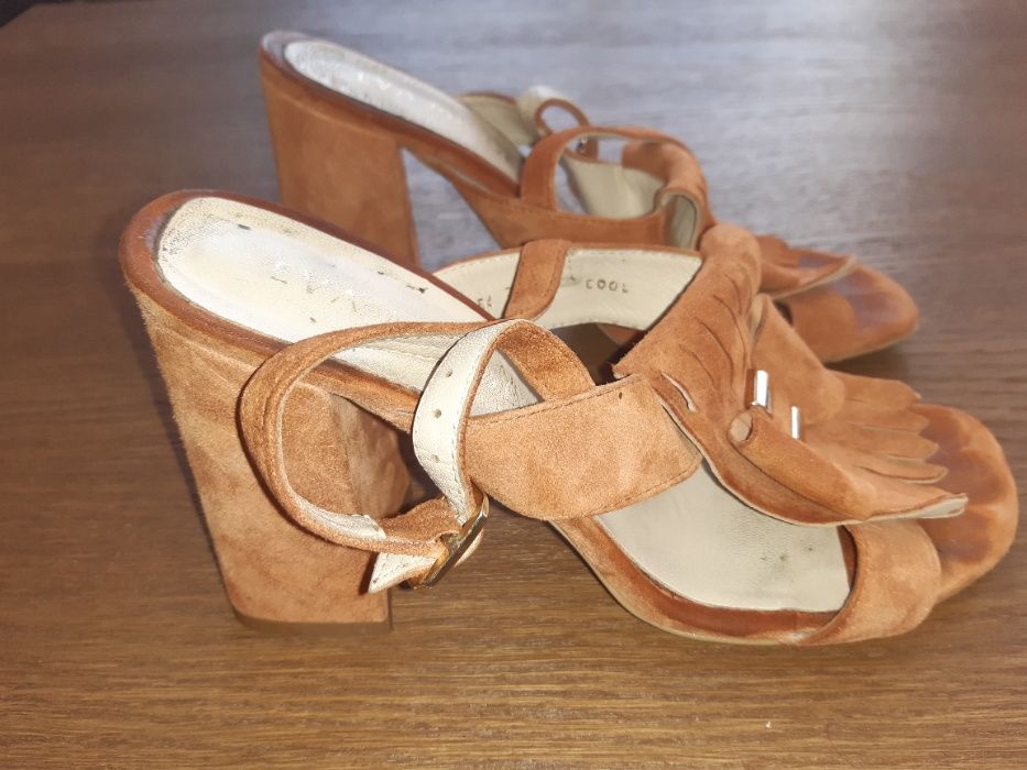 Buty na obcasie. Eva Minge. 39