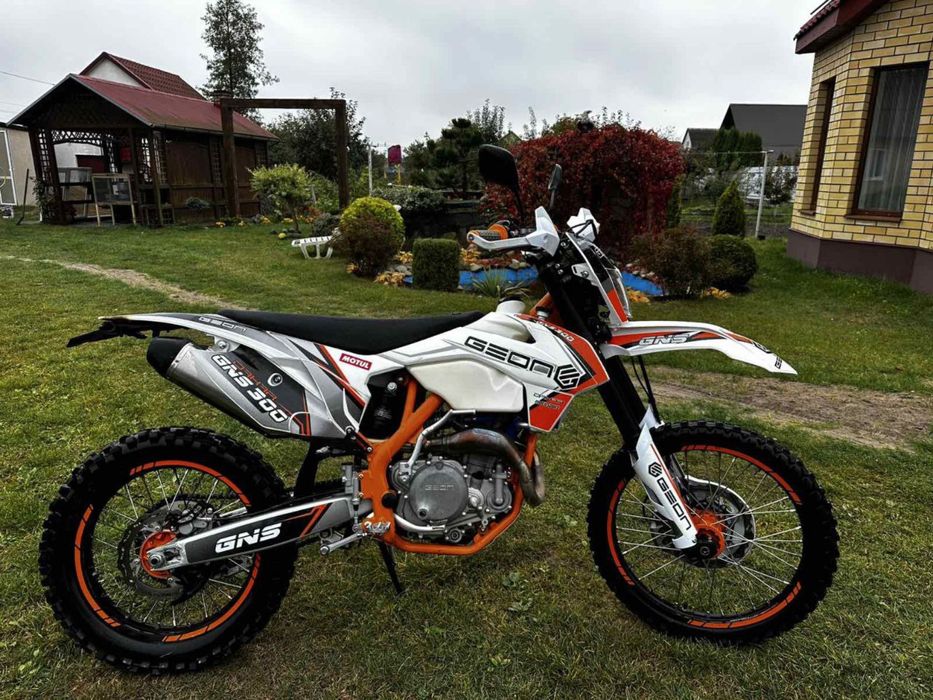 Продам мотоцикл крос  kovi geon gns 300