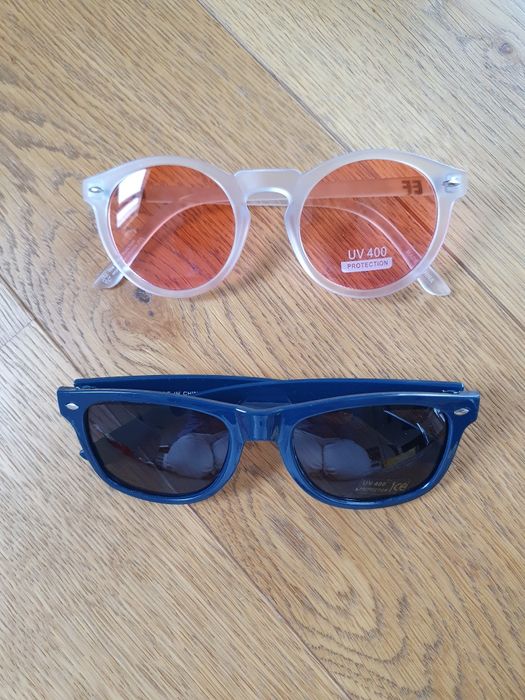 Kołnierzyk apaszki  okulary przeciwsłoneczne paski