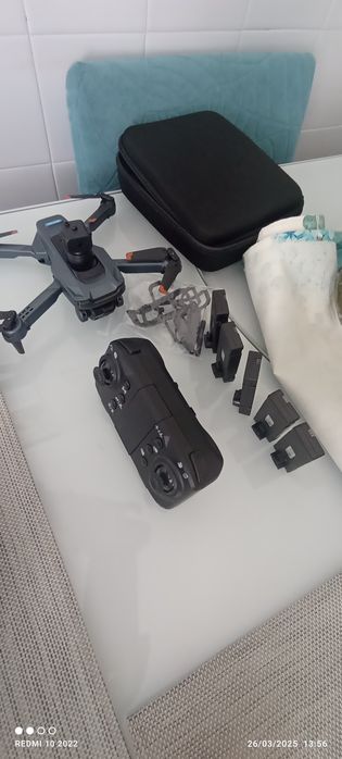 Drone Drone pequeno com 5 baterias novo muito bom