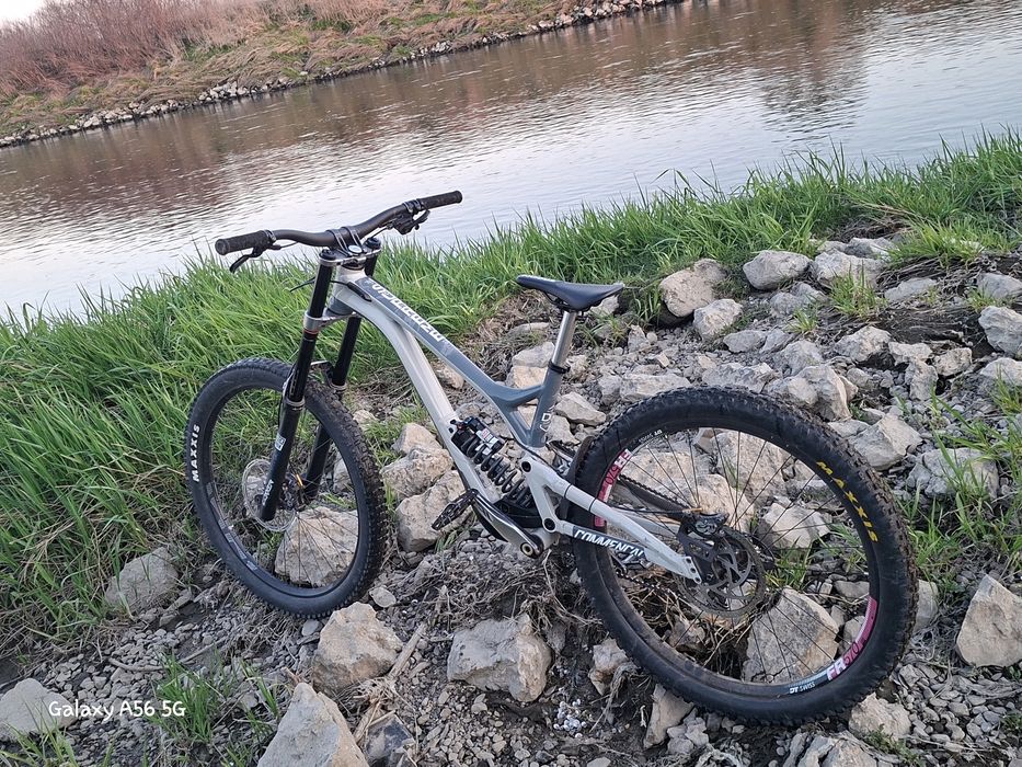 Commencal supreme v4 2022