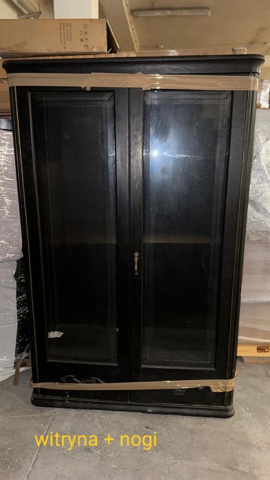 Witryna stylowa czarna