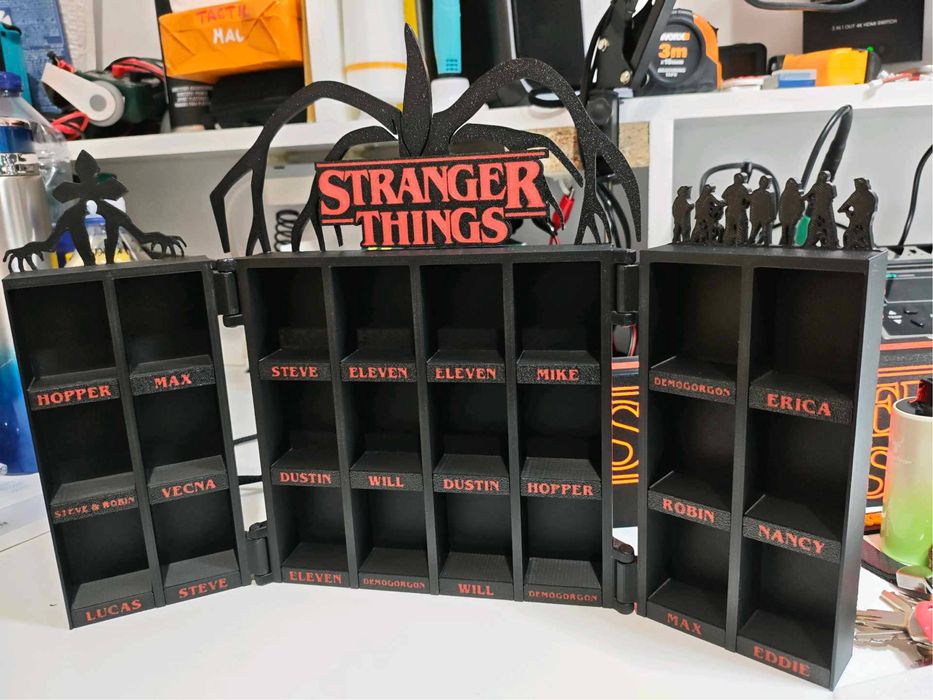 Поличка/ підставка для фігурок Kinder Joy Stranger things