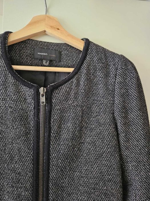 Casaco Estruturado Clássico com Fecho de correr