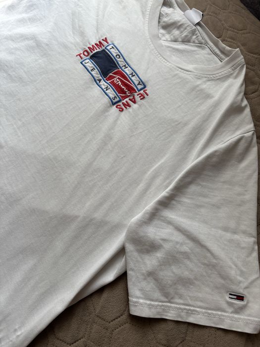 Футболка Tommy Jeans