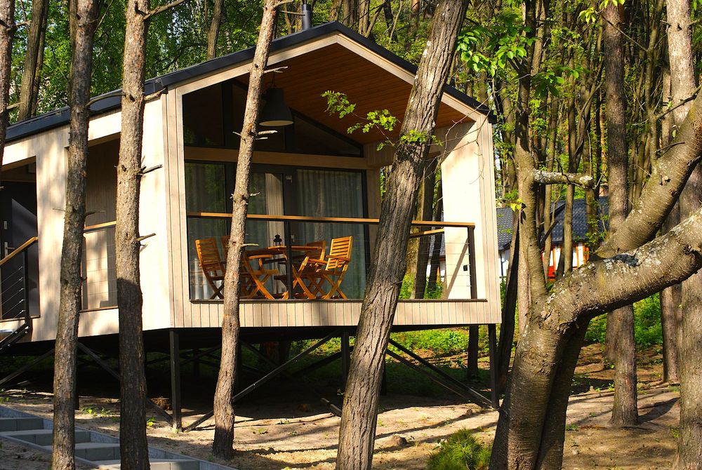 2os Domek z balią jacuzzi, taras w drzewach, kominek, na odludziu w lesie trasy rowerowe