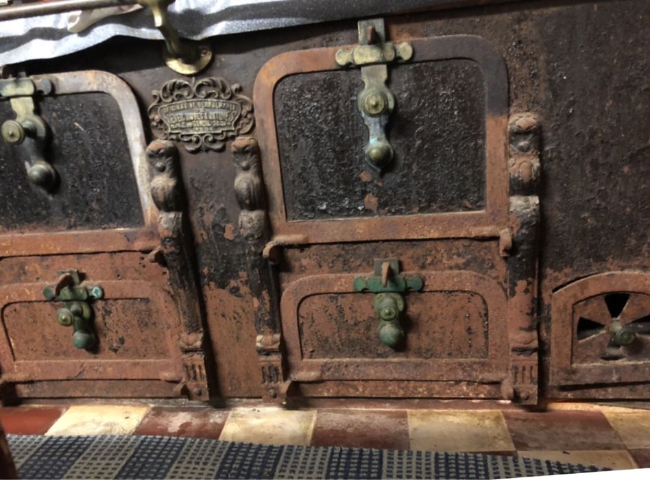 Fogão a lenha antigo