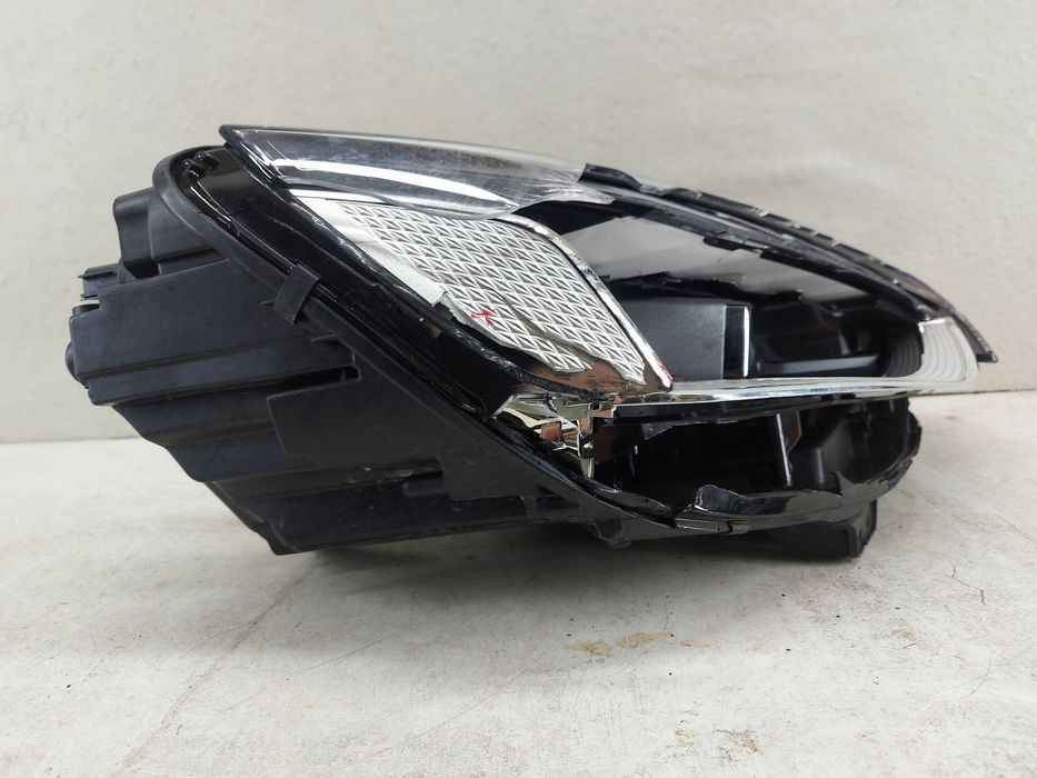 Audi A4 B9 8W lift 19- LED prawa lampa przednia przód reflektor