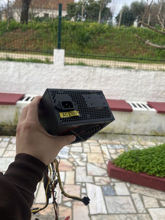 Fonte de alimentação UNYKAch Gaming 550w