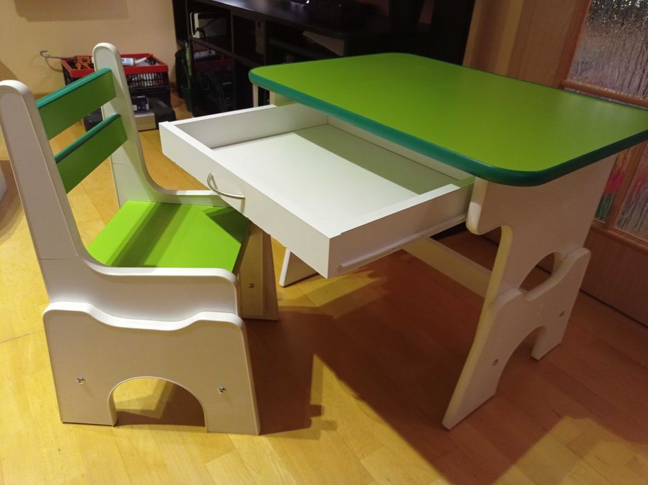 Biurko regulowane dla dziecka 4-9 lat do 140cm wzrostu