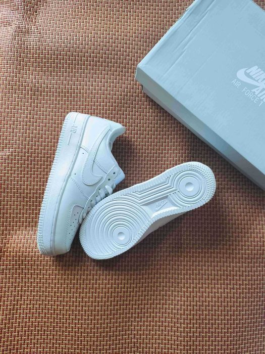 Białe trampki damskie marki Nike. Rozmiar 38