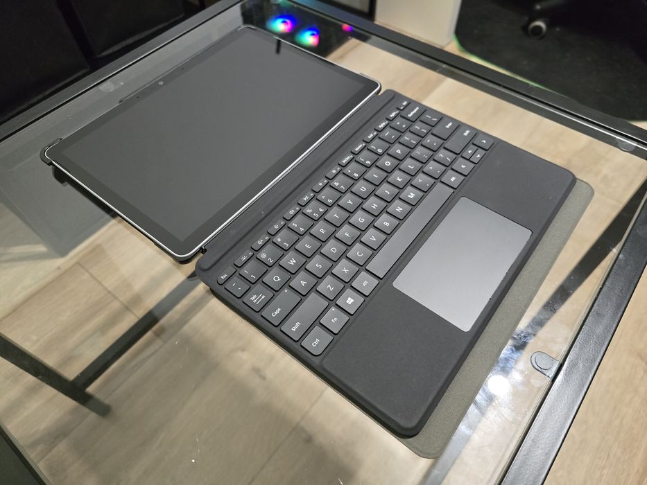 Microsoft Surface Go 3 + Type Cover + Dodatki