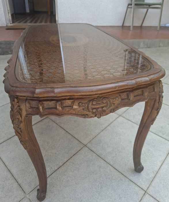 Vendo conjunto de sofás mais mesa de centro em excelente estado. Possibilidade de venda em separado