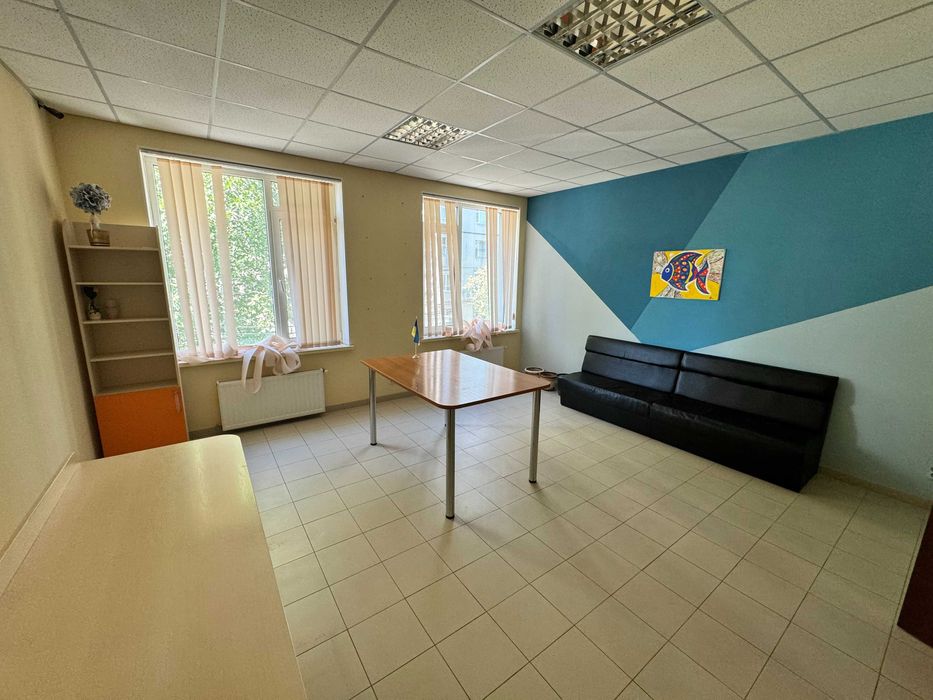 12Повздовжня/Васляєва офіс 198кв.м.ремонт новобудова ціна 112 тис.у.о.