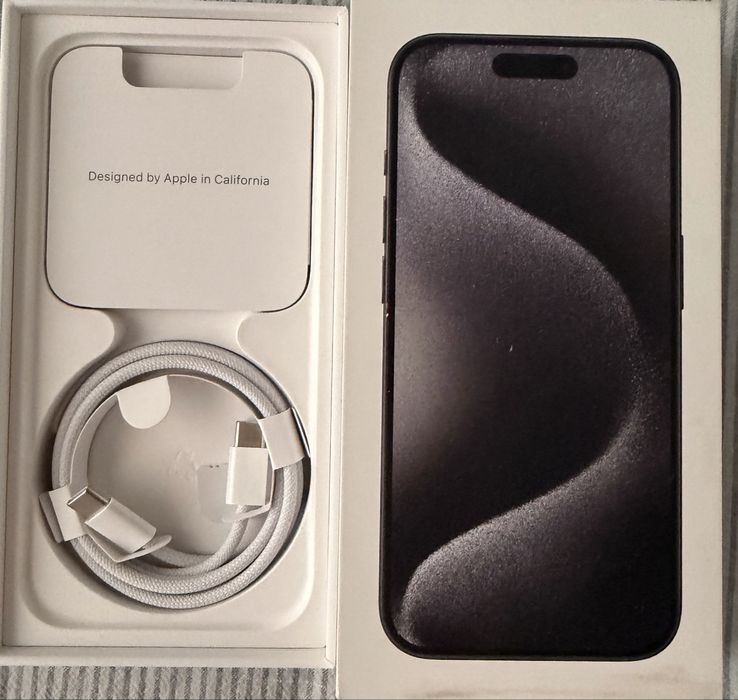 Iphone 15pro 128 GB , bateria 82%