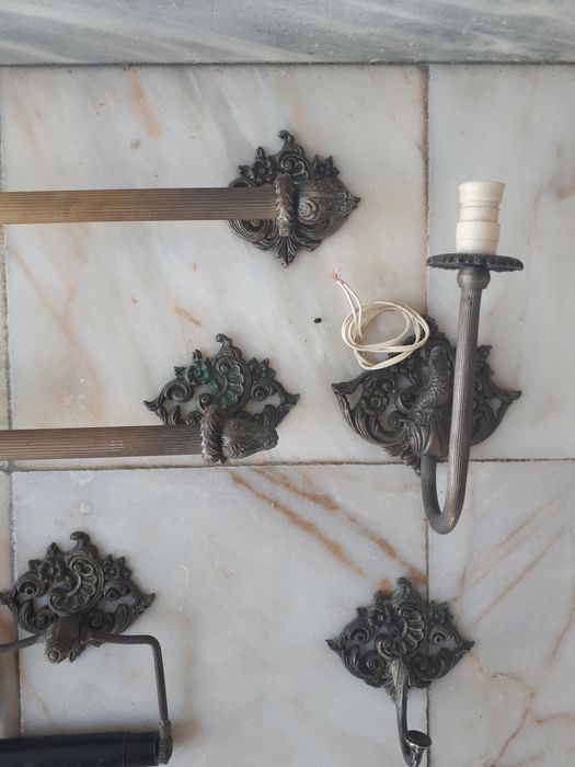 Conjunto Completo de Toalheiros e Apliques