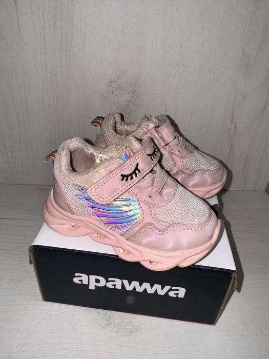 Кросівки для дівчинки