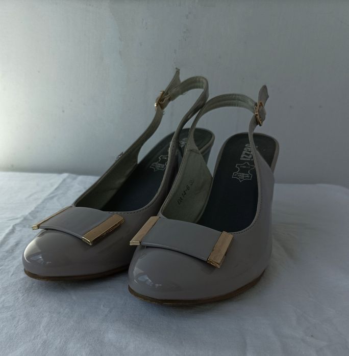 Szare czółenka, lakierowane sandały skórzane, skóra Jezzi 39