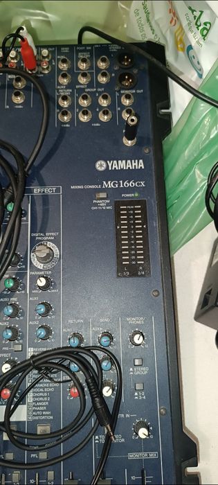 Yamaha MG166CX, mesa de som