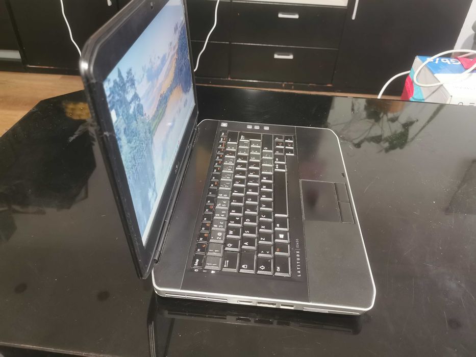 Portátil DELL core i5 8GB SSD Windows 11