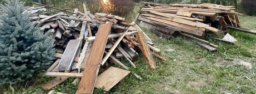 Дрова,доски з підлоги