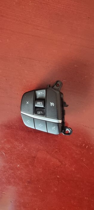 Перемикач круїз-контролю на рулі