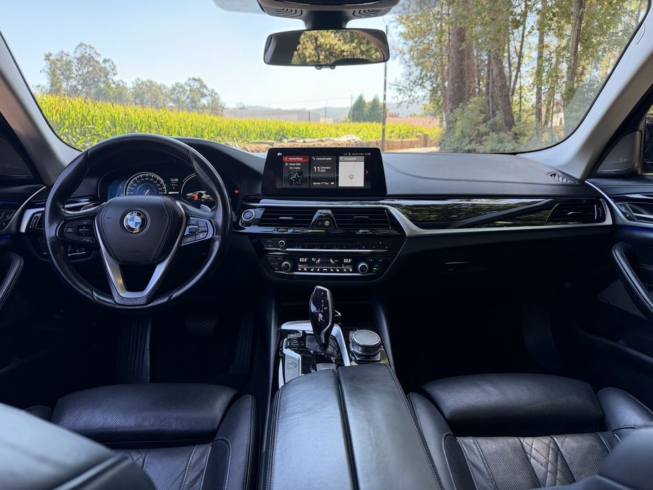 BMW 530e G30 Hibrido Plug-in Full M5 (Iva dedutivel)