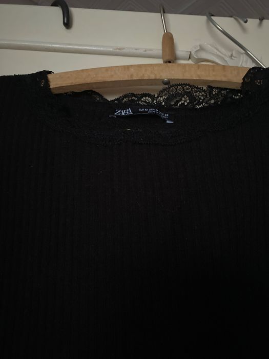 Top Zara czarny z koronką prążkowany M