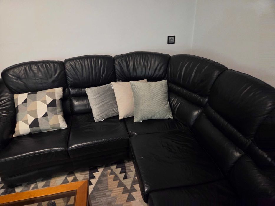 Vendo sofás em couro em mto bom estado