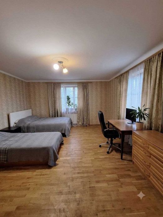 Продаж будинку біля Млинова