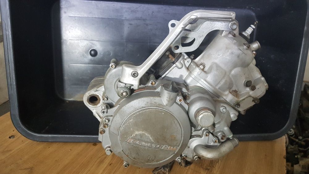 ktm sx 200 exc 125 kartery skrzynia zaplon wal kosz gaznik tarcze cdi