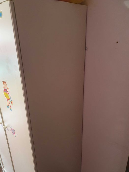 Roupeiro do IKEA para criança