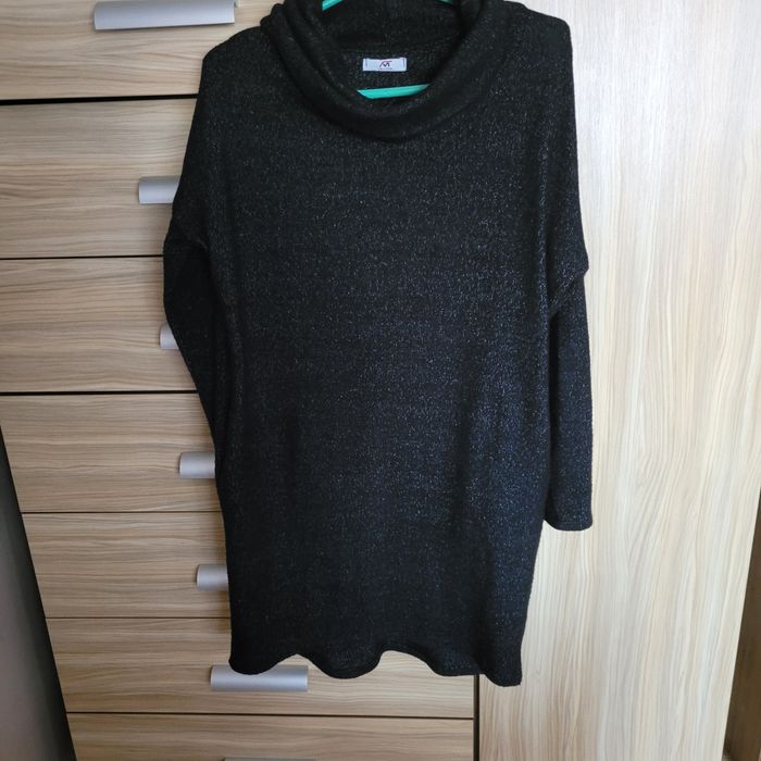 Czarna sukienka tunika