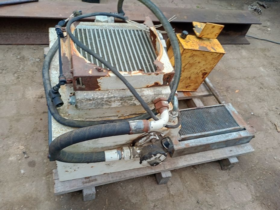 Zbiornik hlodnica oleju hydraulicznego