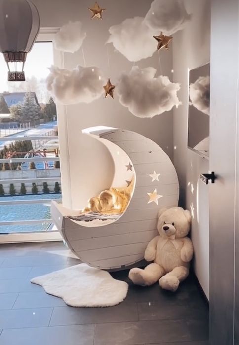 Łóżeczko księżyc drewniane z materacem fotel do pokoju dziecka