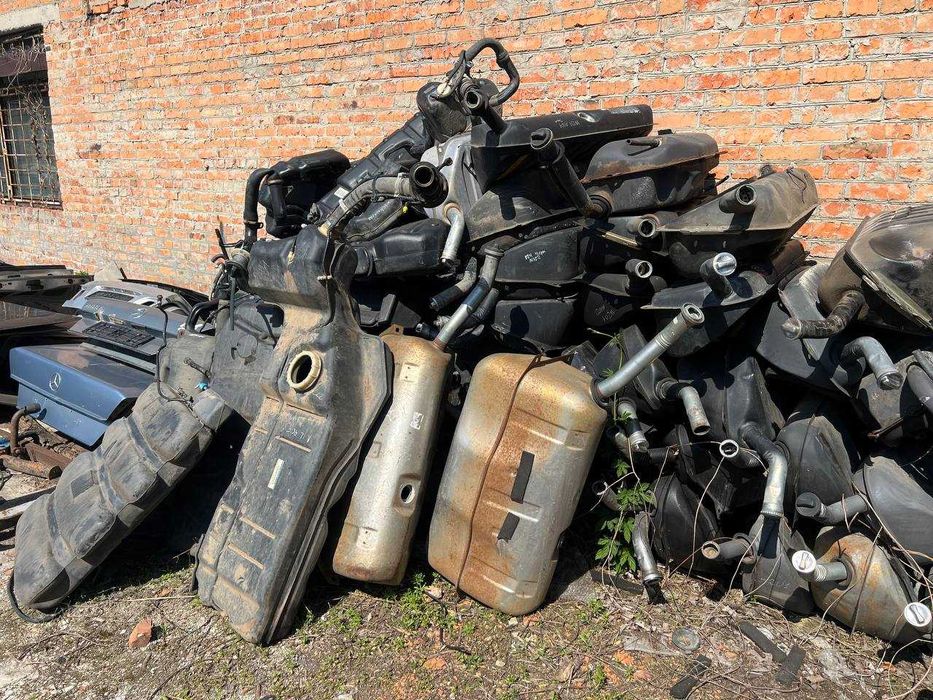 Паливний бак дизель, бензин W 210, W 202, W 124 Mercedes