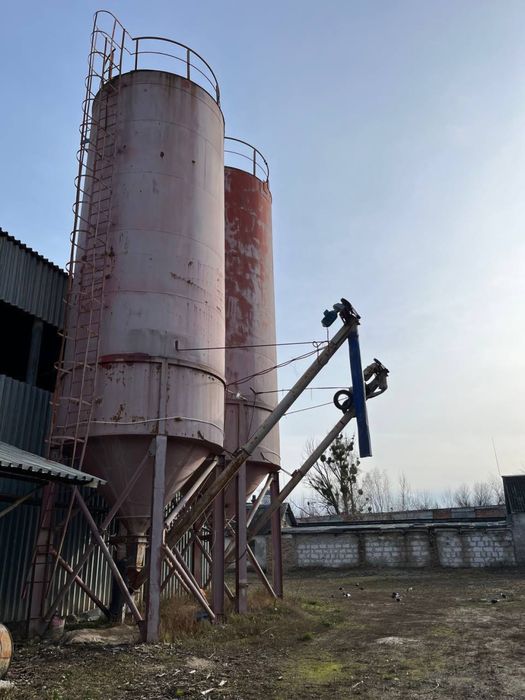 Продаю в Киевской области  линию помола строй материалов