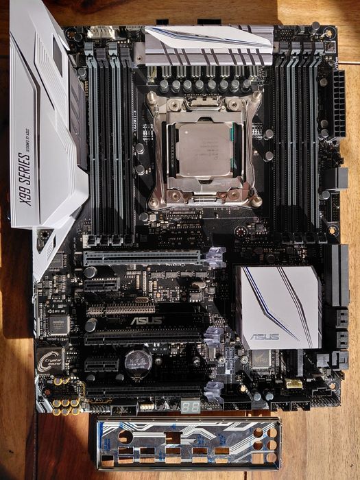 Atx Asus X99-A II + Intel i7-6800K 6 x 3,4 GHz Intel Socket 2011