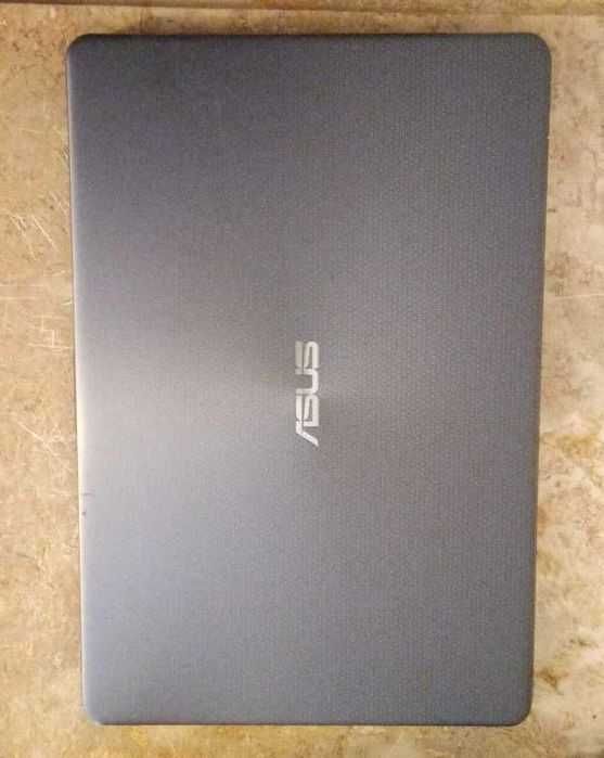Portátil ASUS (3.10Ghz)