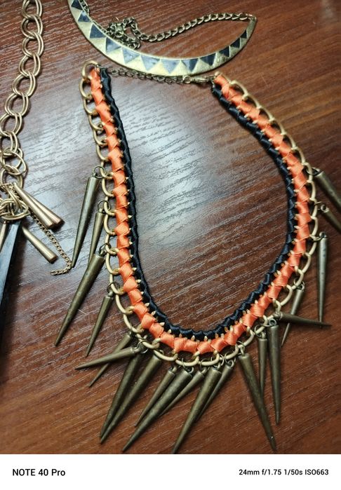 Zestaw naszyjników vintage