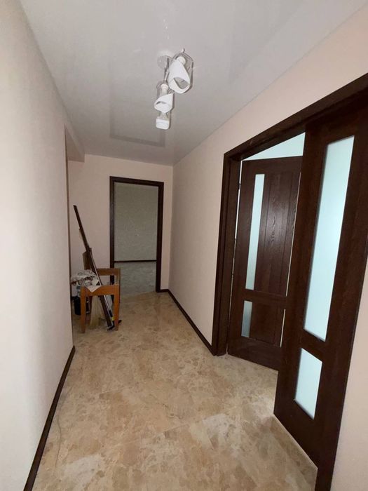 Продам 2  кімнатну квартиру.