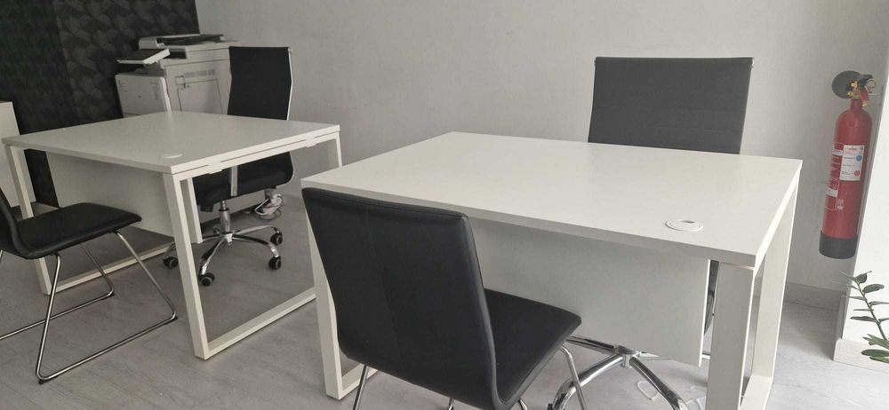 Secretária branca 120×80 e cadeiras