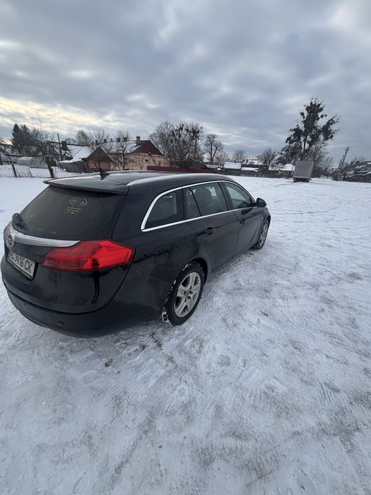 Продам овто опель інсігнія 2011 рік