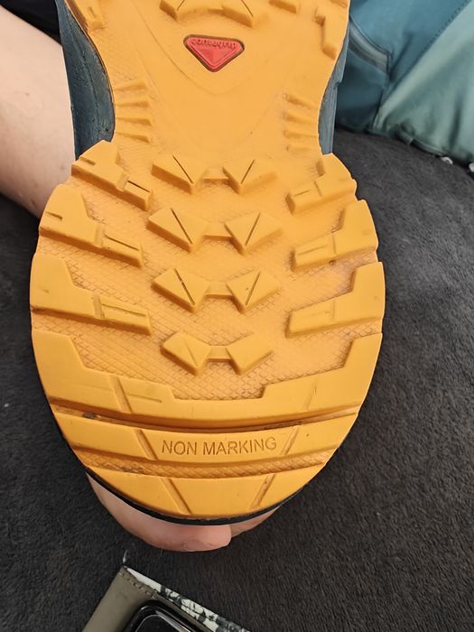 Buty chłopięce firmy Salomon rozm. 34