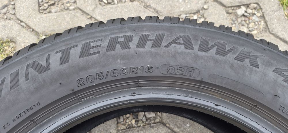 205/60r16 92H  Firestone Winterhawk 4 z 2023r ładne.