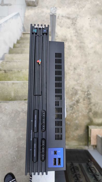 Playstation 2 - Sony