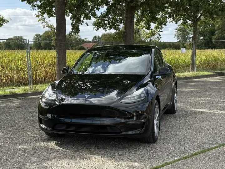 Tesla model Y 2022