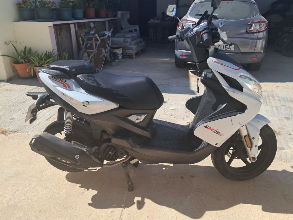 Vortex 125 cc model 2018. Running 35000 kilometers.