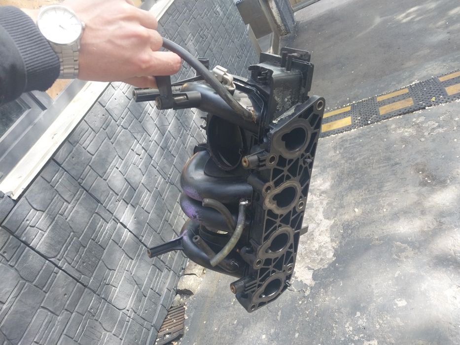 Колектор впускний Рено 1.4